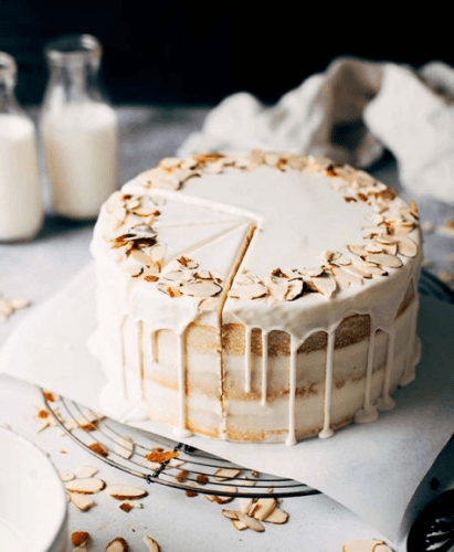 Artisan cake creation